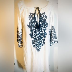 Embroidered women’s dress nwt
